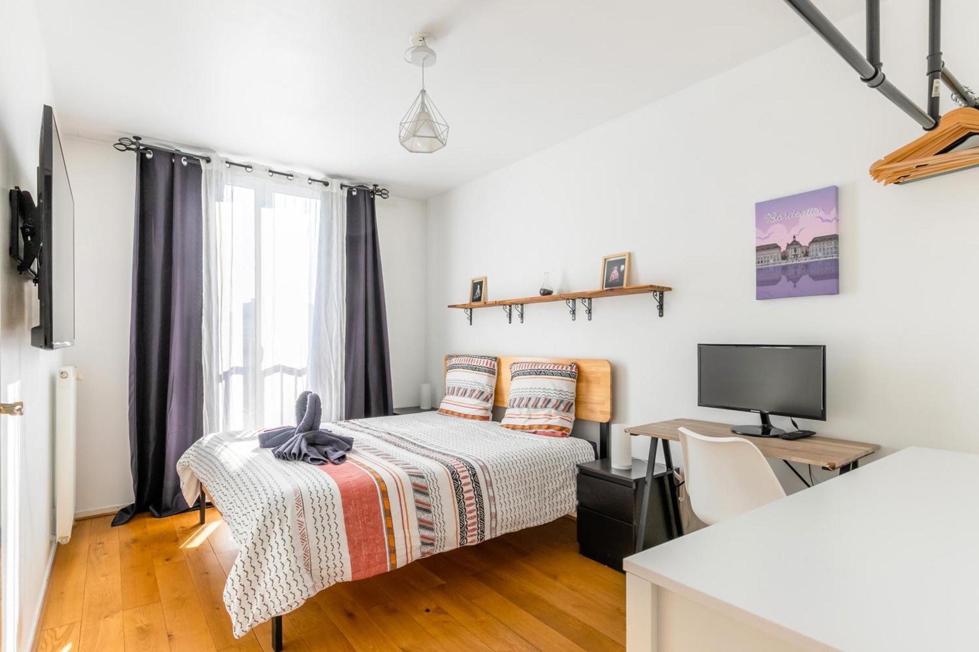 Transports, Parking, A/C & Equipped For Long Stays Saint-Ouen  Exterior photo